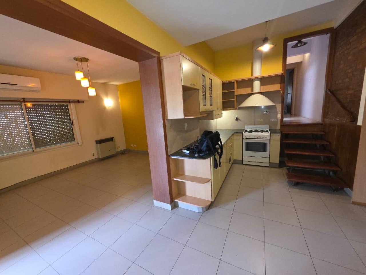 Foto de Casa a nuevo en venta en El Palomar 4 ambientes 2 baños garage y fondo, imagen 1