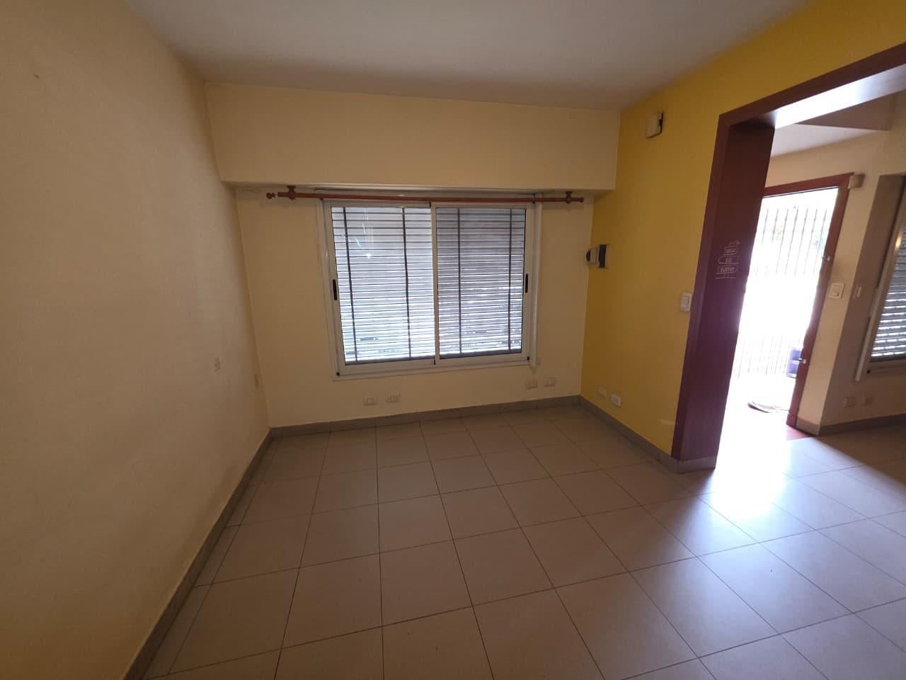 Foto de Casa a nuevo en venta en El Palomar 4 ambientes 2 baños garage y fondo, imagen 5