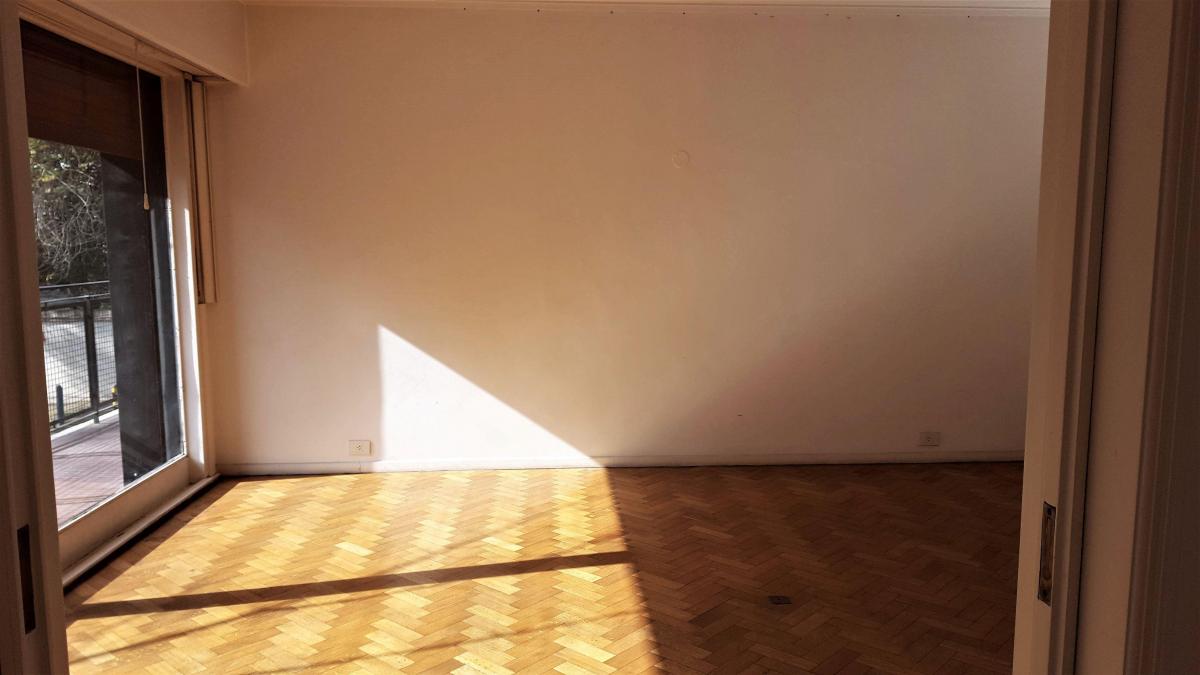 Excelente Piso 329 m² en La Isla, Recoleta. baulera. a Reciclar. 2