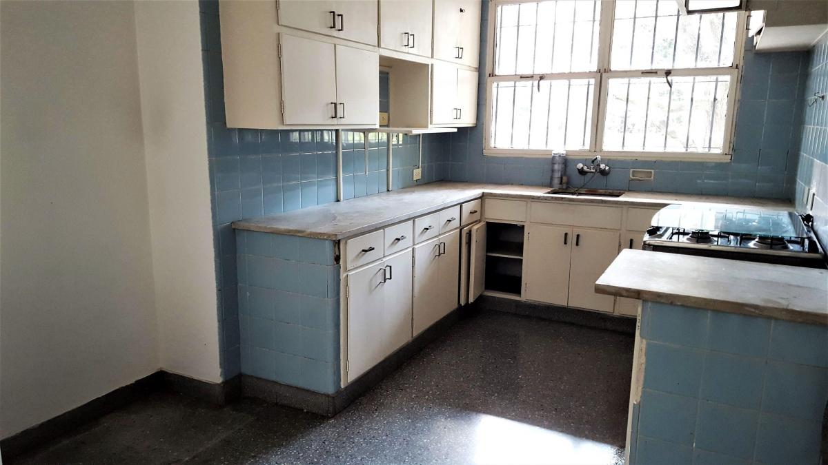 Excelente Piso 329 m² en La Isla, Recoleta. baulera. a Reciclar. 3