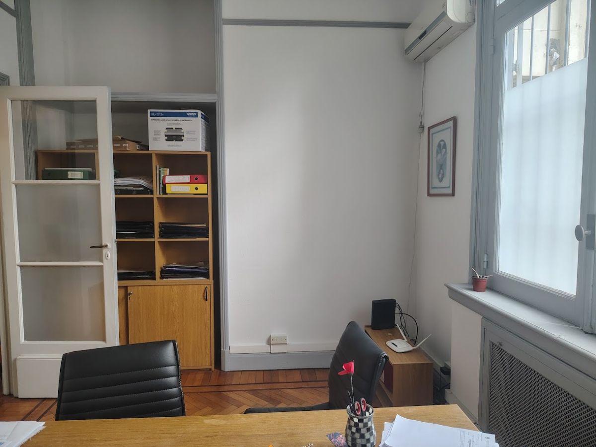 Foto de Alquiler Oficina de recepción y dos ambientes en edificio señorial, imagen 4