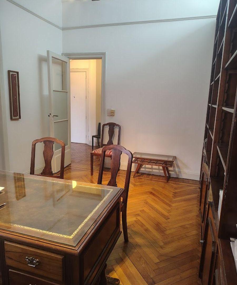 Foto de Alquiler Oficina de recepción y dos ambientes en edificio señorial, imagen 2