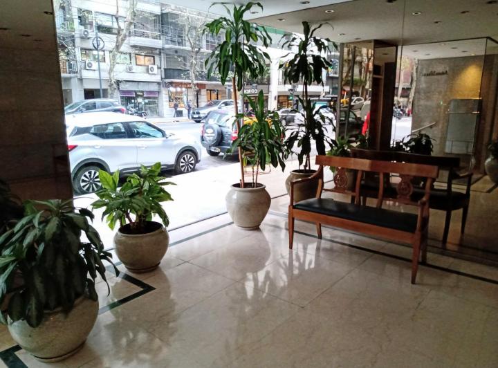 Venta Departamento 5 Ambientes Dependencias Cochera Baulera en Recoleta 1