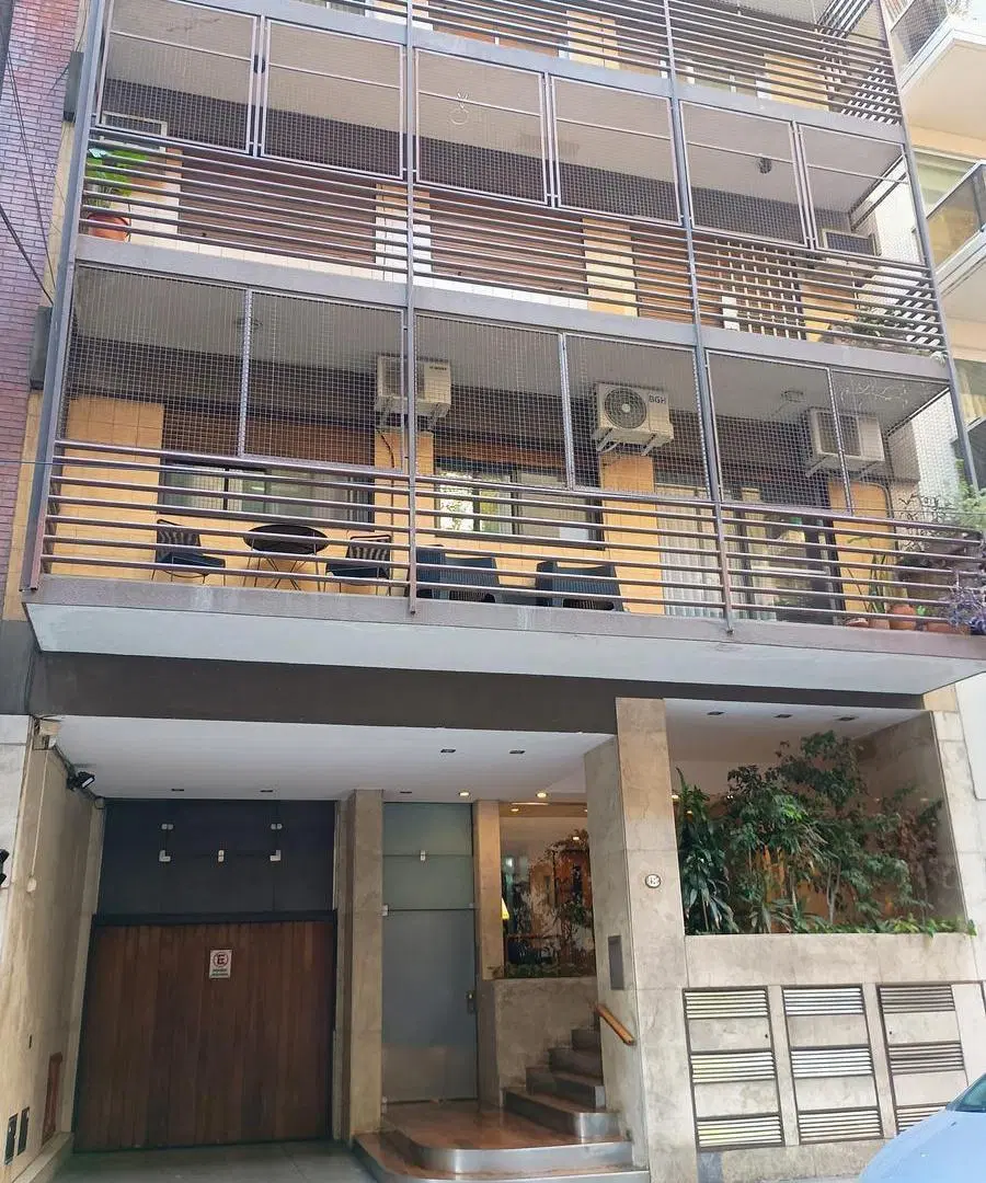Alquiler Departamento de 4 Ambientes al Frente con Balcón y Cochera en Recoleta 2