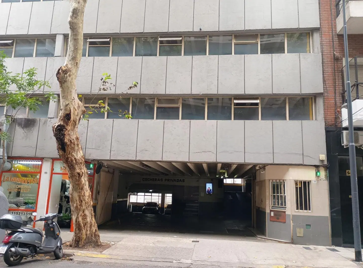 Venta Cochera Fija y Cubierta en Recoleta 1