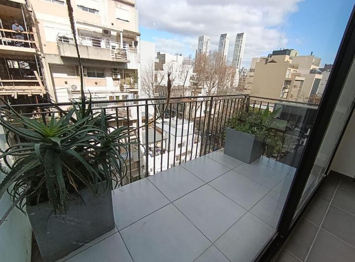 MODERNO MONOAMBIENTE CON BALCÓN 1