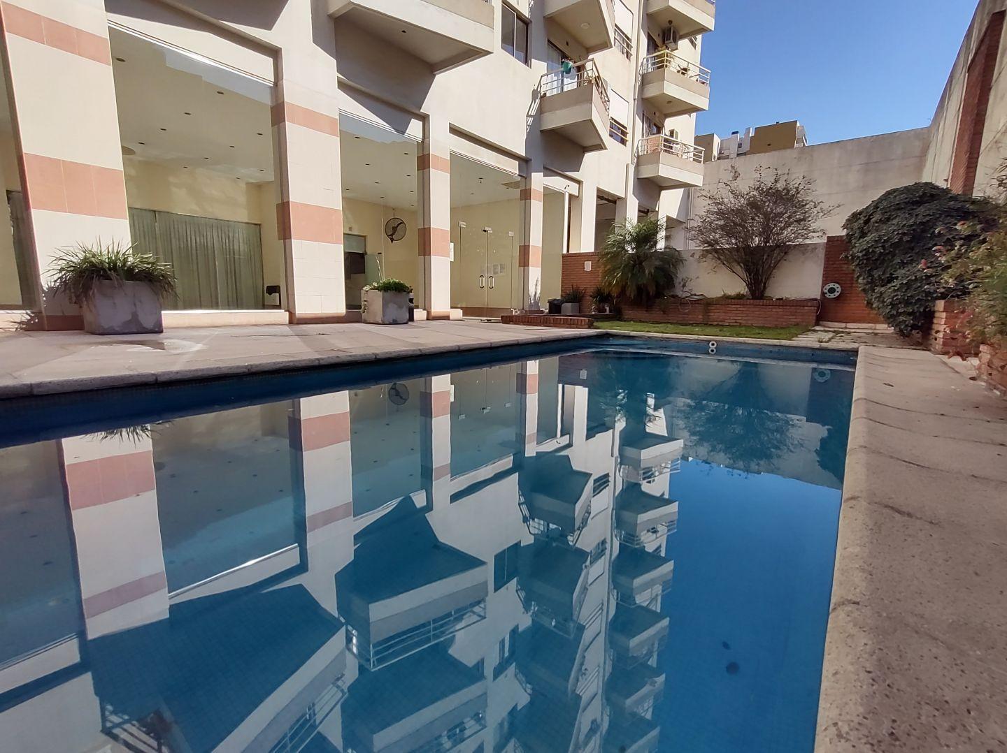MODERNO 3 AMBIENTES C/ BALCON - EDIFICIO C/ PILETA