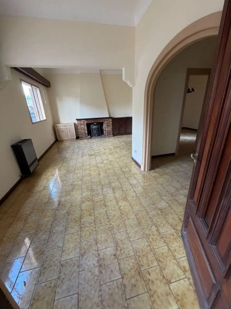 Casa 5 ambientes. | 11 8
