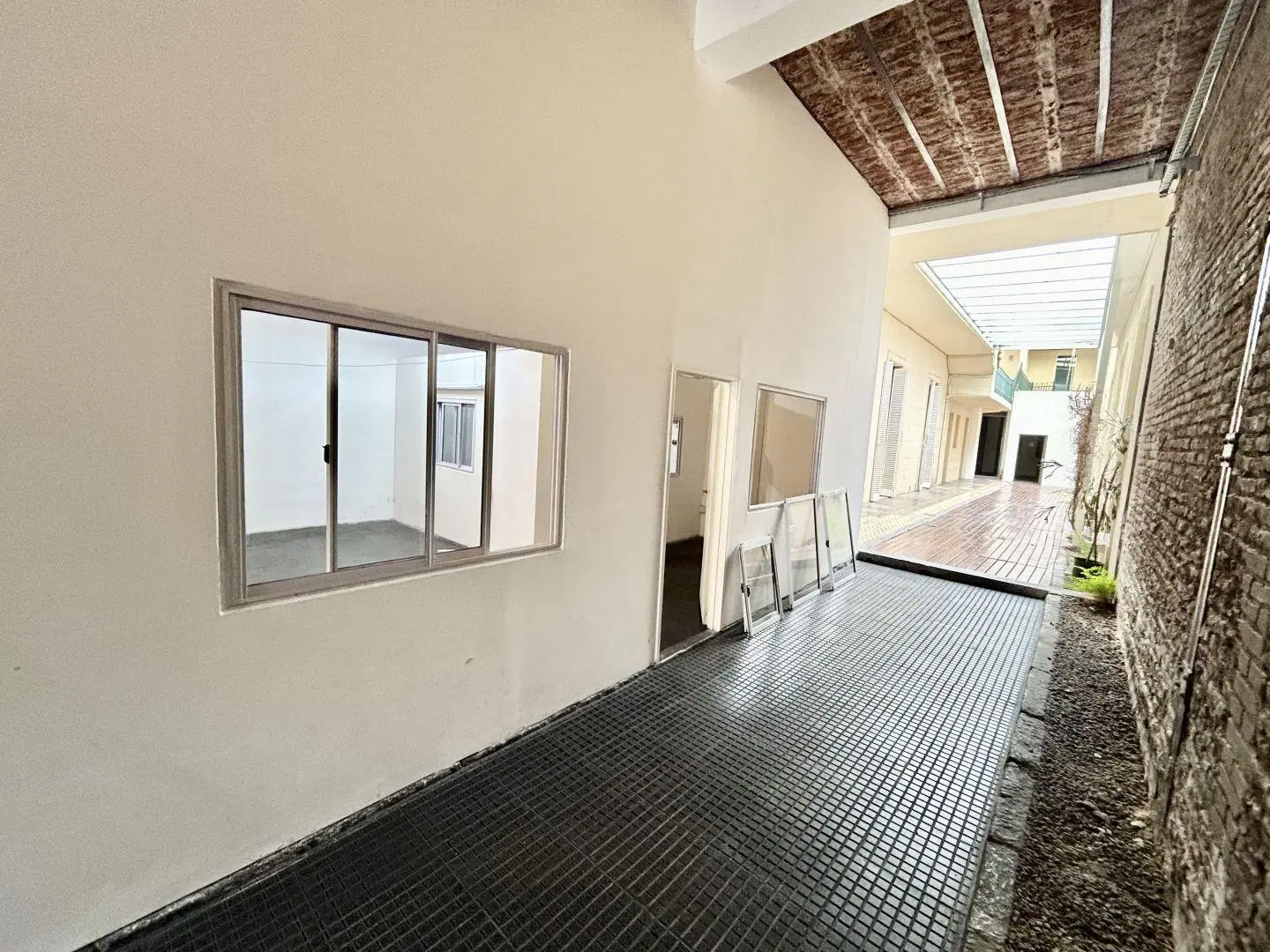 ESPACIO COMERCIAL DE 625 M2 EN PALERMO- ENTRADA VEHICULO 2