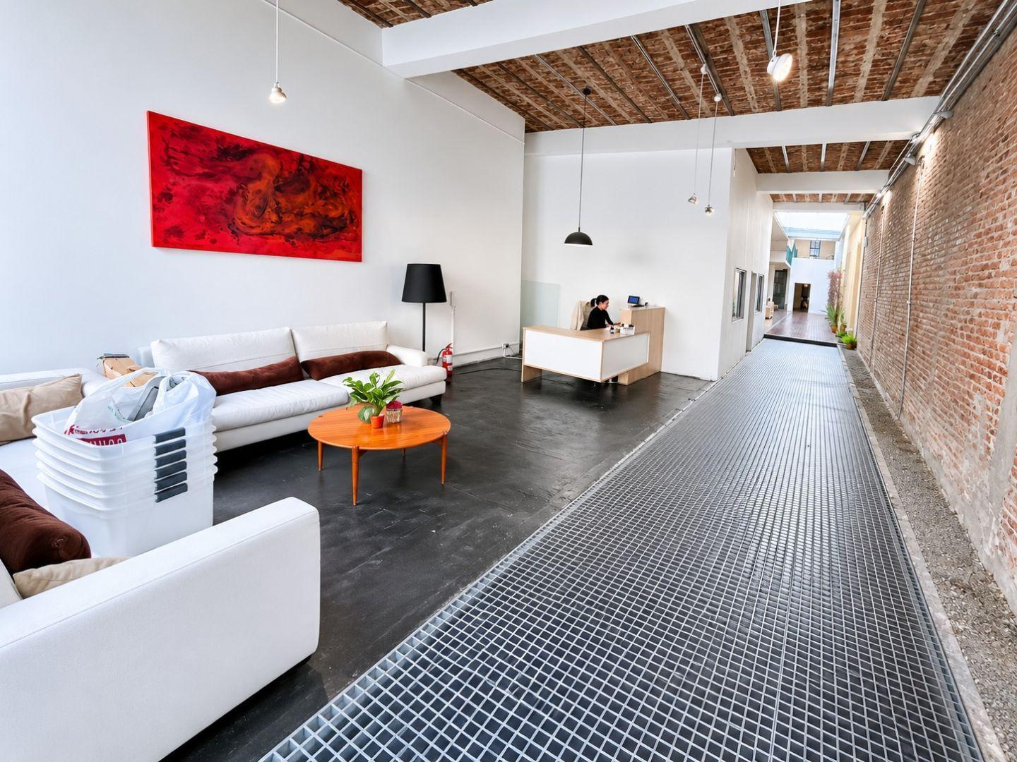 ESPACIO COMERCIAL DE 625 M2 EN PALERMO- ENTRADA VEHICULO