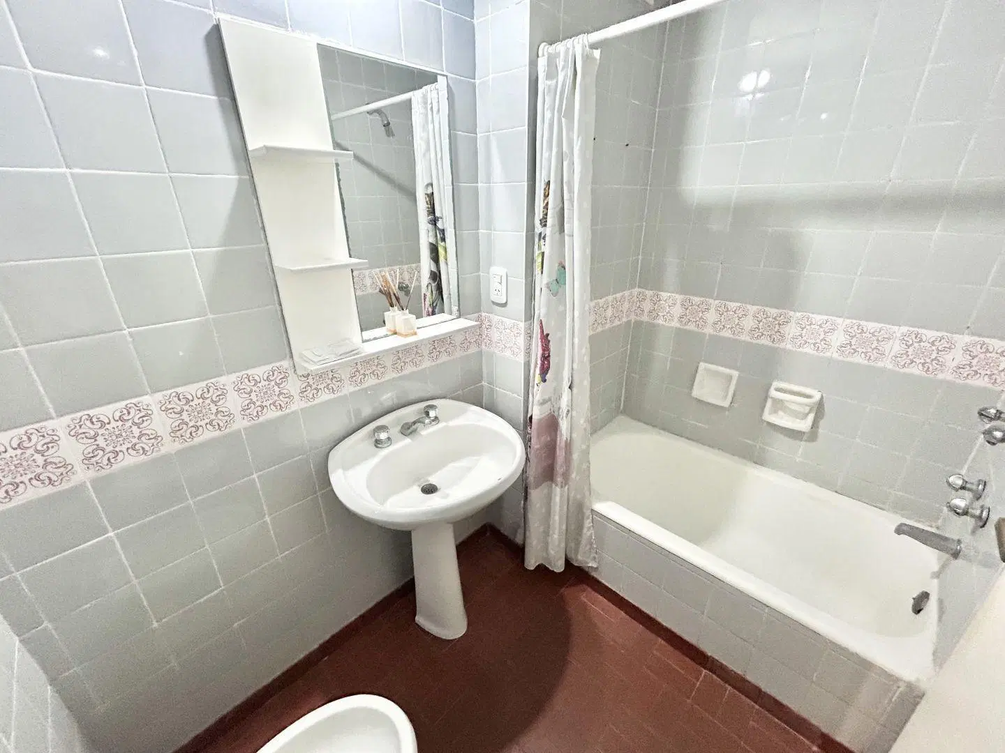 HERMOSO  2 AMB CON BALCÓN PROXIMO AL SHOPPING ALTO PALERMO- BAJAS EXPENSAS 5