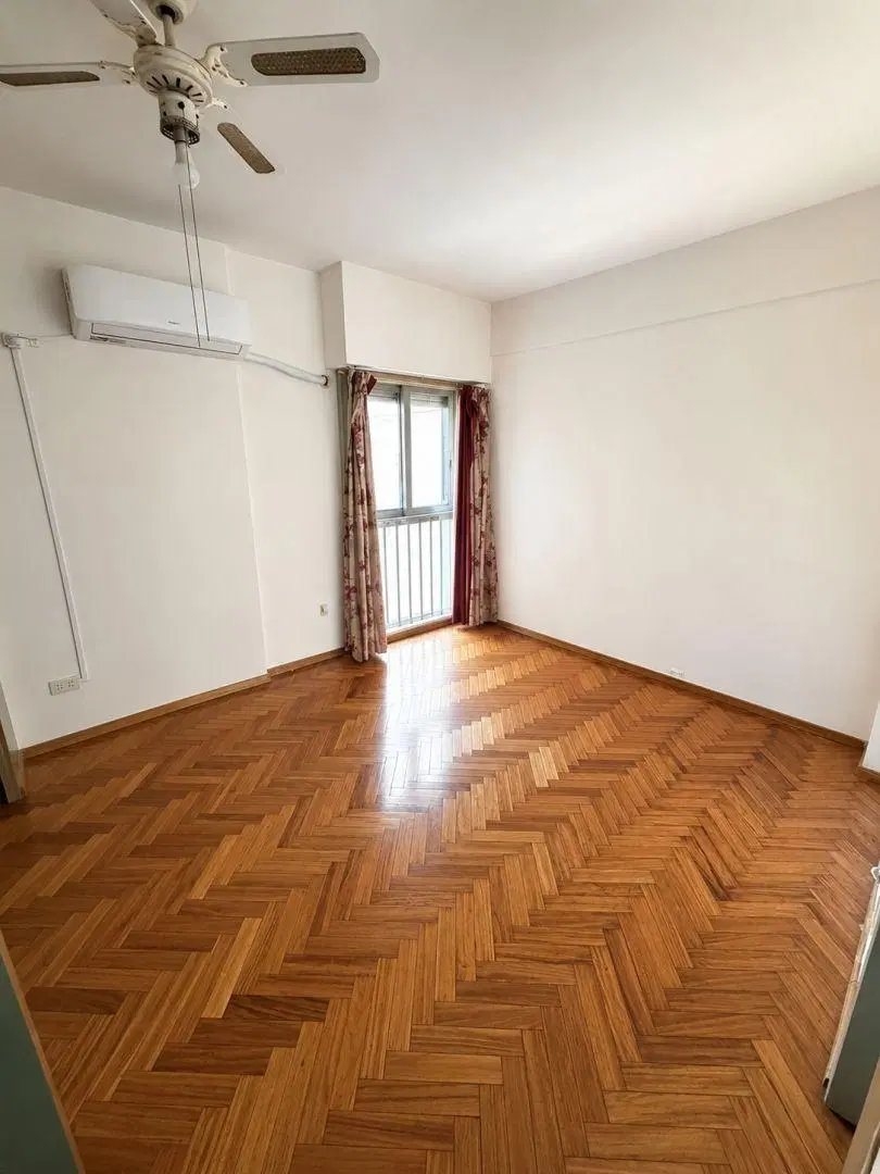 OPORTUNIDAD: MONOAMBIENTE CON COCINA SEPARADA Y BAÑO COMPLETO- CORDOBA Y SUIPACHA 2