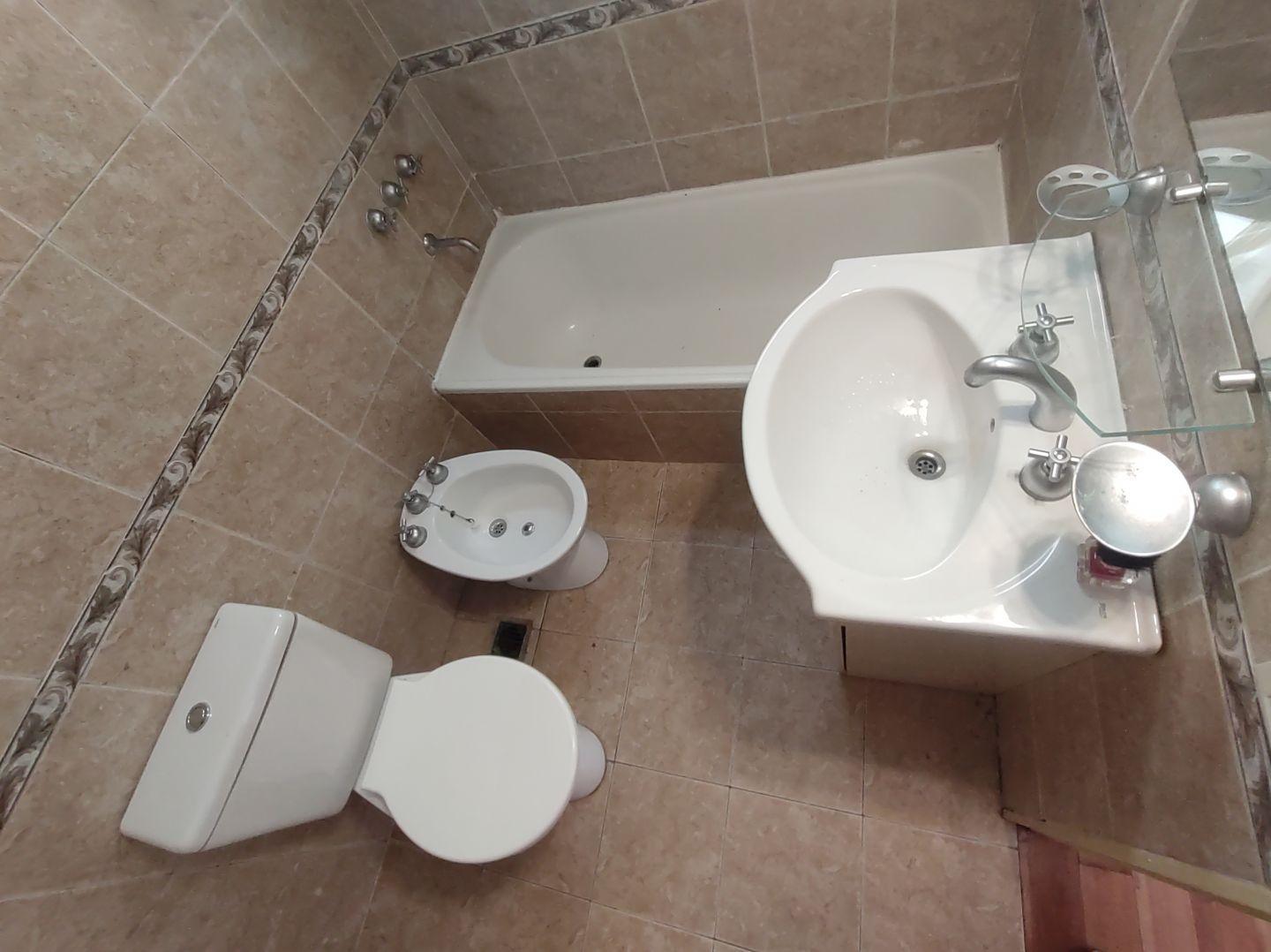 Foto de MODERNO 3 AMBIENTES C/ BALCON - EDIFICIO C/ PILETA, imagen 4