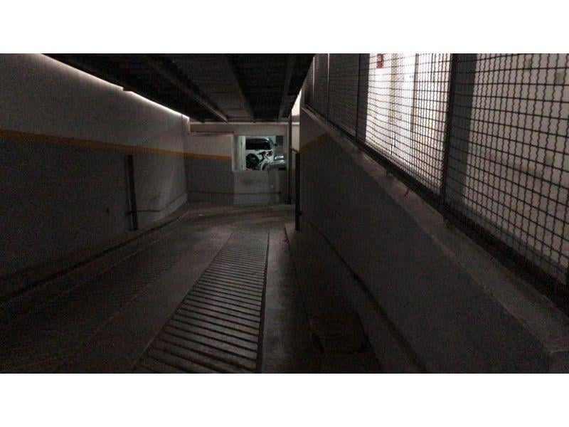 Foto de COCHERA CUBIERTA Y FIJA C/ PORTERO AUTOMATICO EN ALMAGRO, imagen 2