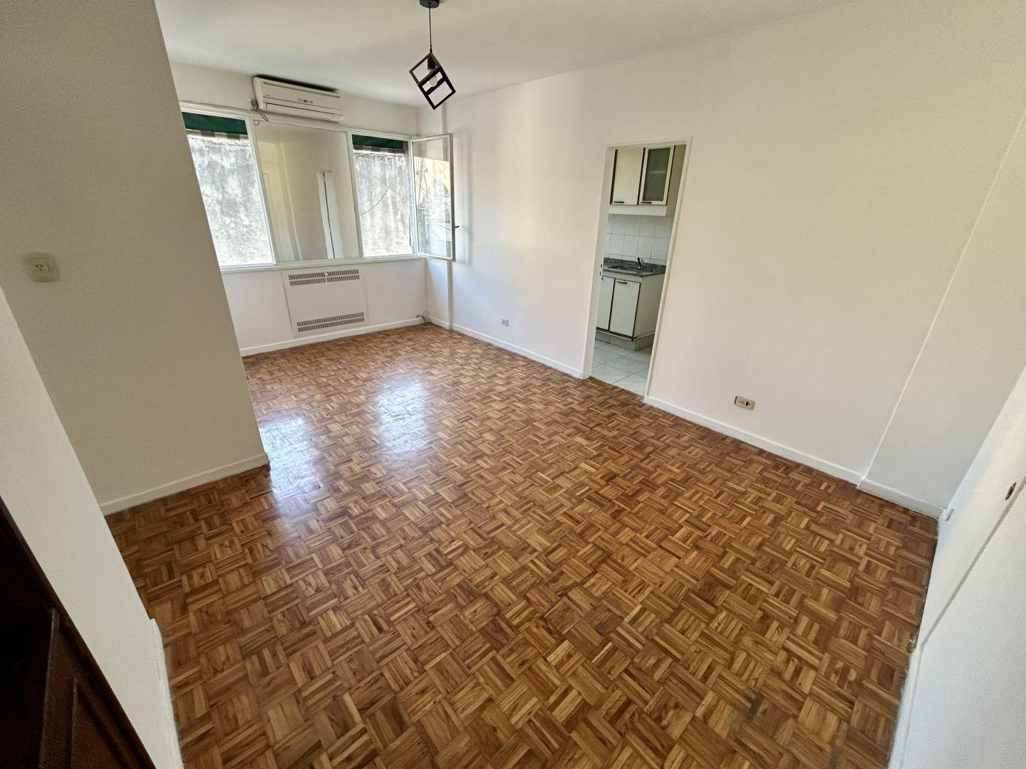 Foto de AMPLIO 2 AMB C/ COCINA SEPARADA, PISO ALTO A MTS DE PLAZA GUEMES, imagen 1