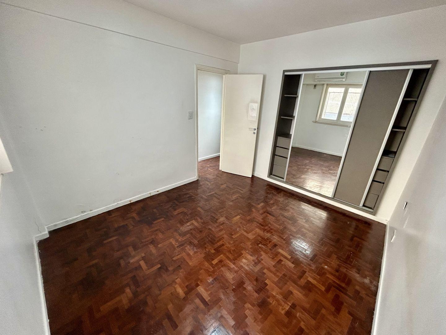 Foto de ALQUILER : 3 AMB C/ COCINA Y BAÑO RECICLADO A NUEVO - PROXIMO AL, imagen 2
