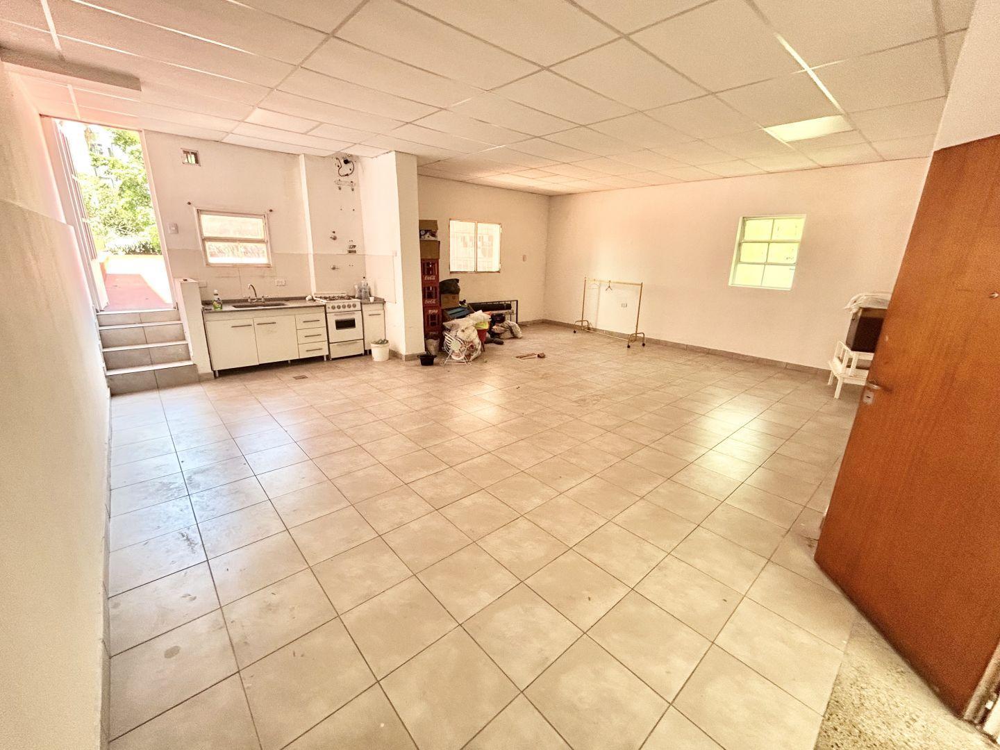Foto de LOCAL PLANTA ALTA + TERRAZA DE 180 METROS - APTO TODO RUBRO, imagen 5