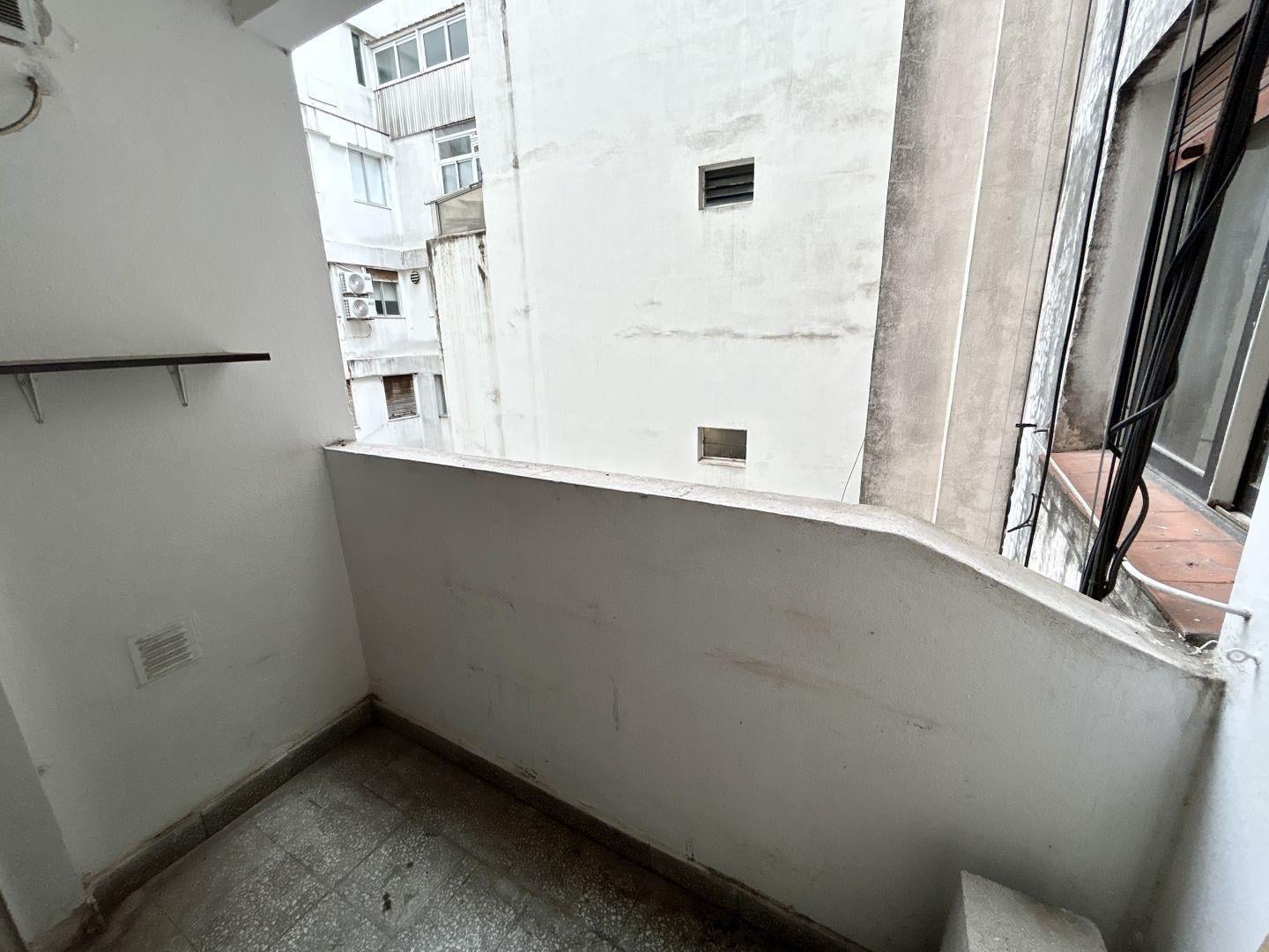 Foto de 3 AMB+ BALCON + AMPLIA COCINA + LAV - A MTS DE PARQUE LAS HERAS, imagen 4