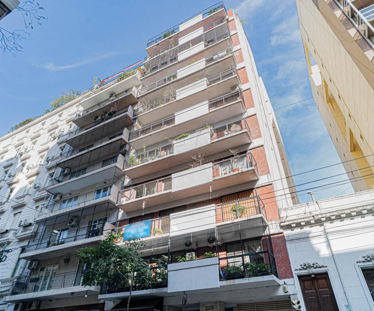 Arenlaes y Uruguay - 3 Dorm + Cochera 3