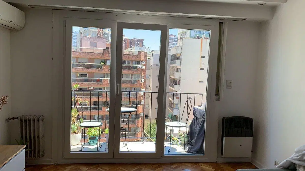 Departamento de 76 m² con 2 dormitorios lleno de luz y sol en alquiler en Recoleta 1