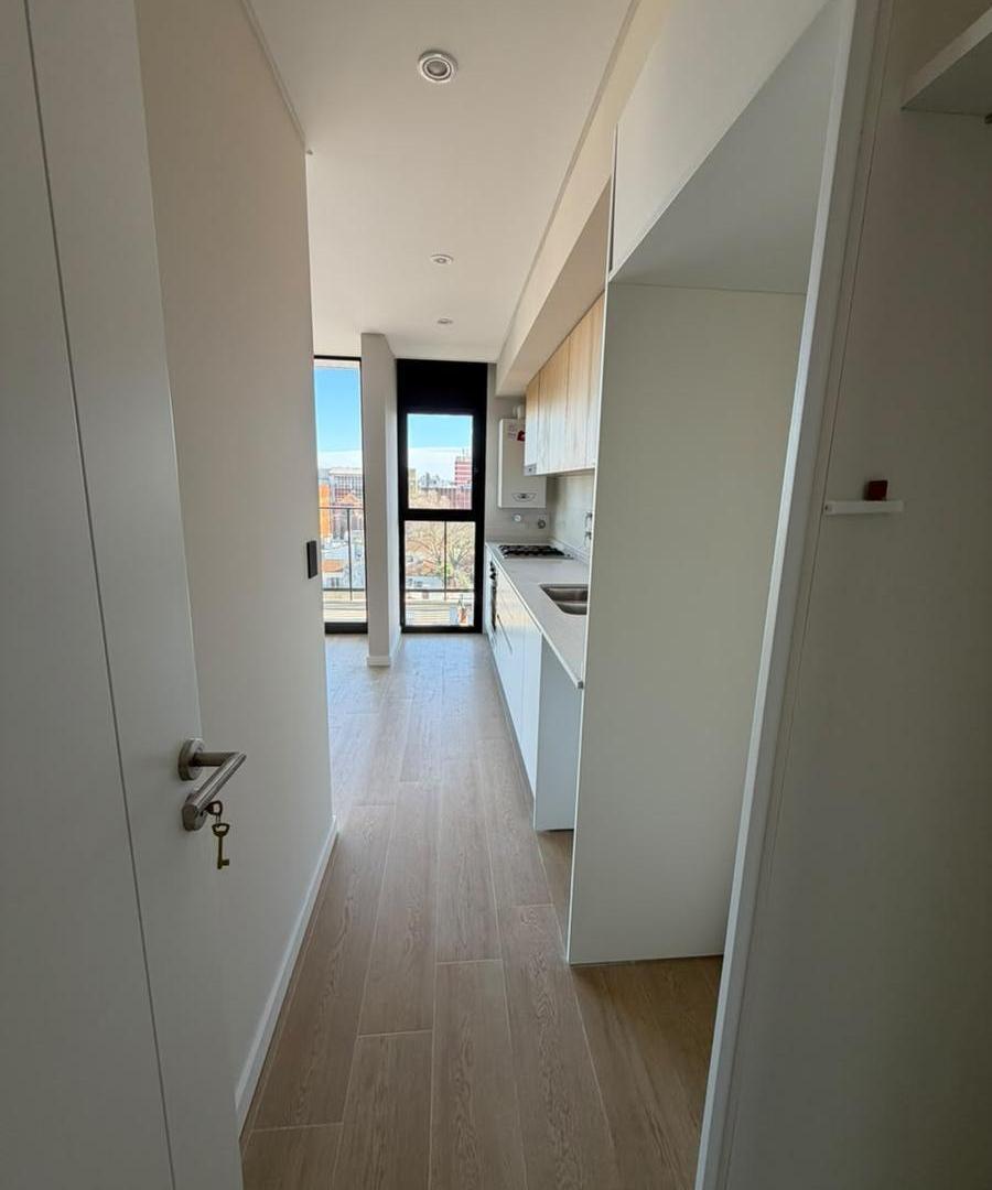 Foto de VENTA SEMIPISO 3 AMBIENTES CON COCHERA A ESTRENAR "CHAUVIN", imagen 2