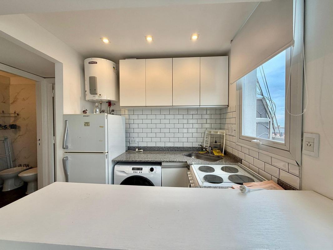 Foto de VENTA DEPARTAMENTO 2 AMBIENTES CON BALCON TERRAZA "PLAZA COLON", imagen 2