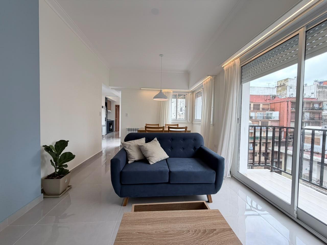 Foto de VENTA DEPARTAMENTO 3 AMBIENTES "PLAZA COLON", imagen 1