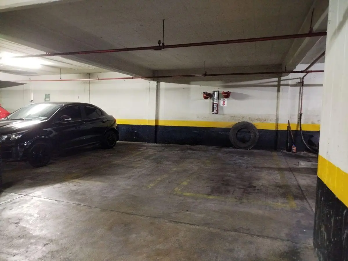 VENTA COCHERA AMPLIA en BALVANERA 4