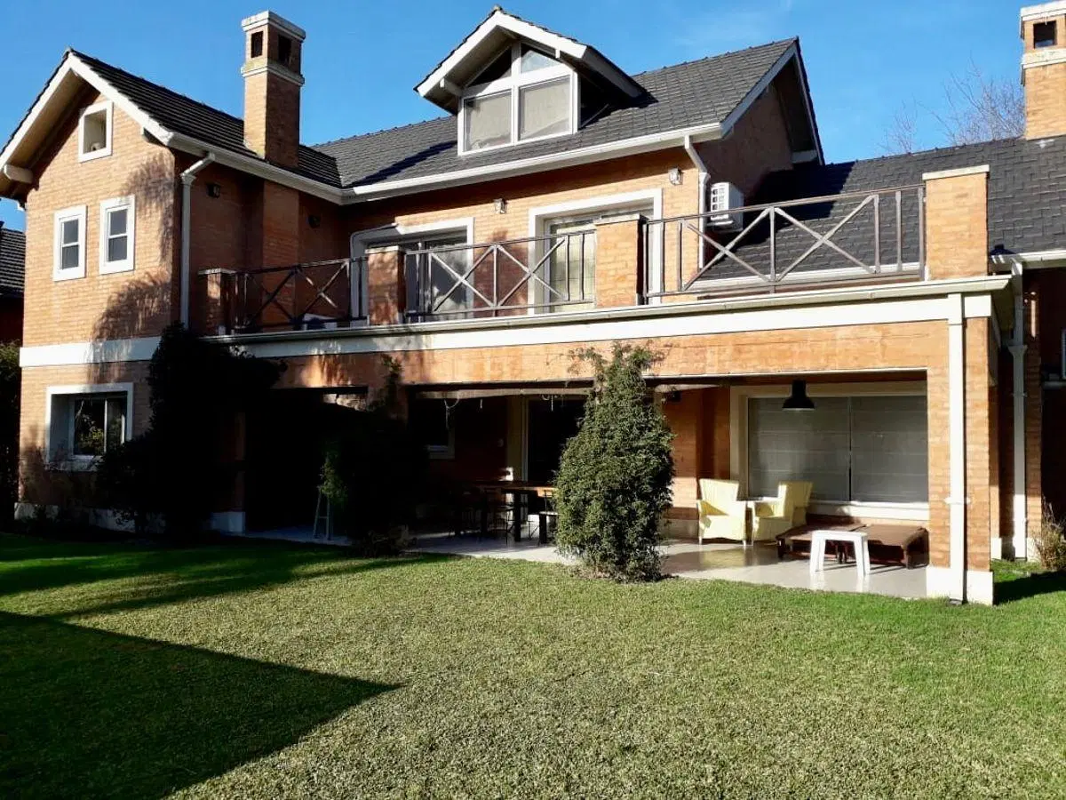 Casa de 320 m² con 4 dormitorios en venta en Los Cardales Country Club 4