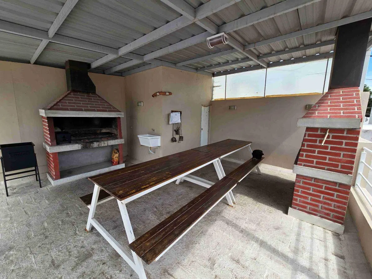BELLO DEPARTAMENTO EN VENTA EN CARLOS PAZ, 2 DORMITORIOS, CON BALCÓN A LA CALLE. 4