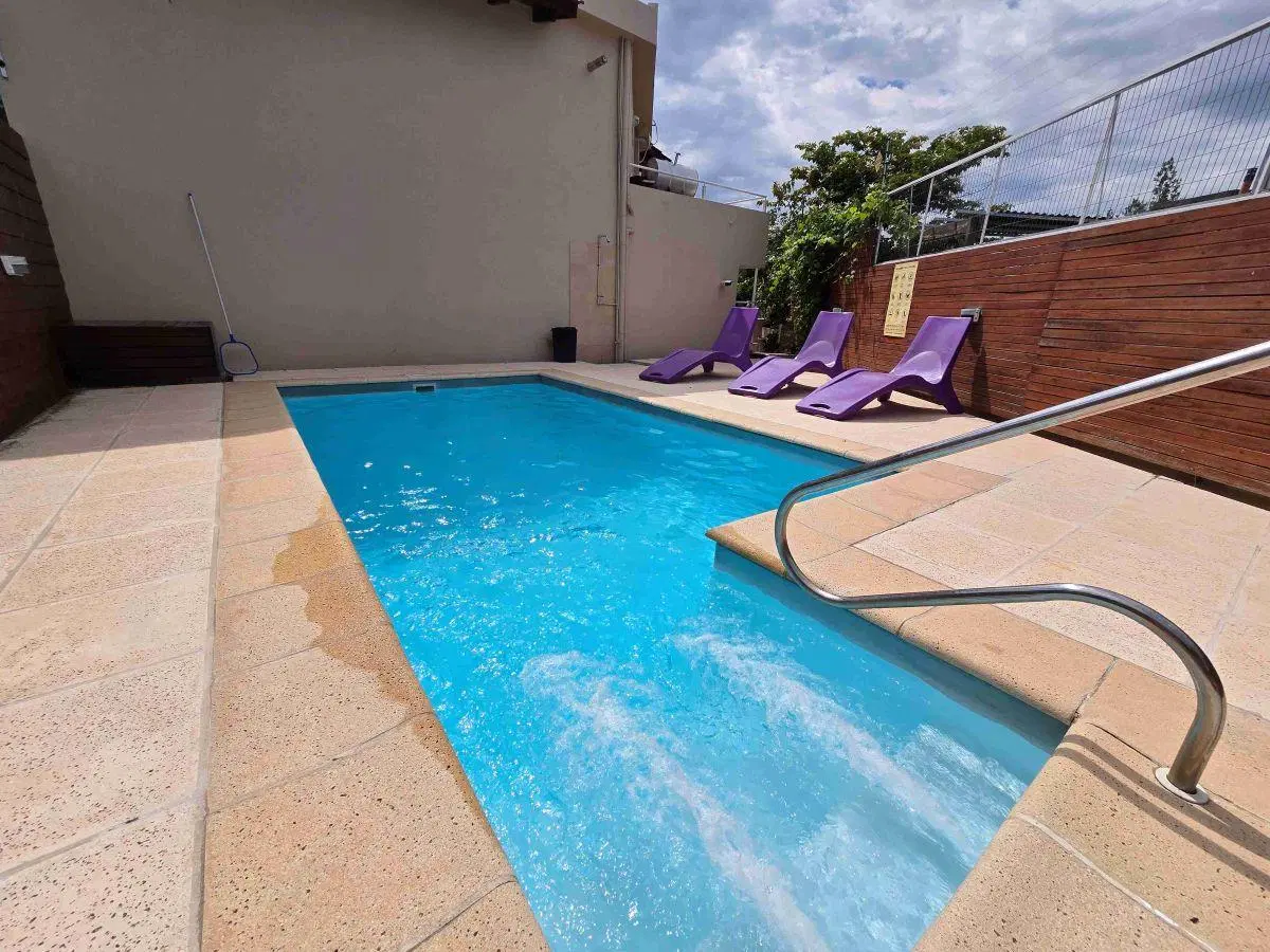 BELLO DEPARTAMENTO EN VENTA EN CARLOS PAZ, 2 DORMITORIOS, CON BALCÓN A LA CALLE. 2