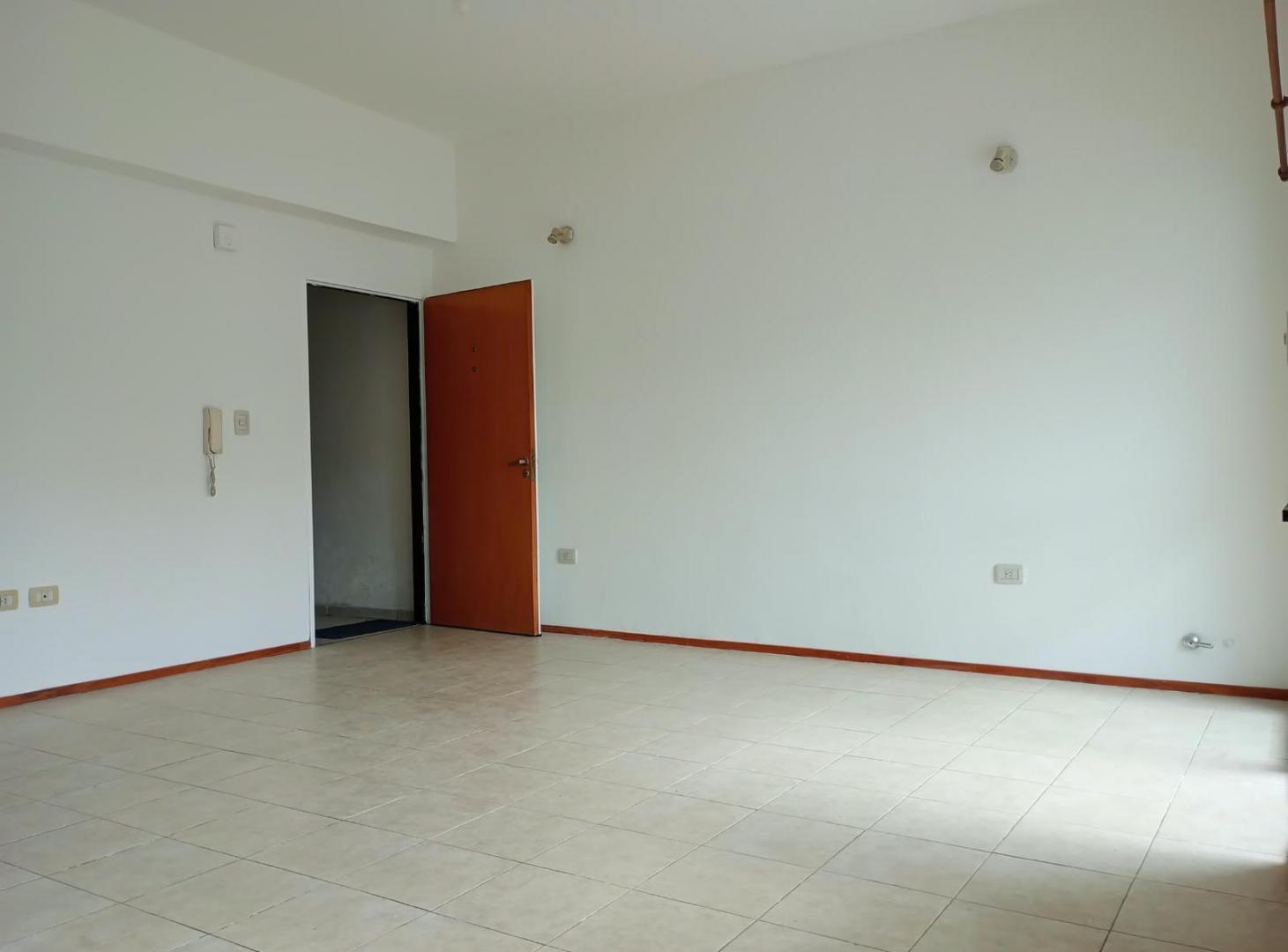 Foto de PH 2 AMB. 1ER PISO X ESCALERA. COCINA INTEGRADA. BALCON CON LAVADERO, imagen 5