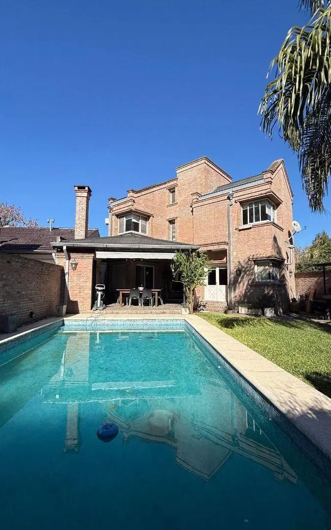 Espectacular casa en venta de 5 ambientes con el mejor acceso 2