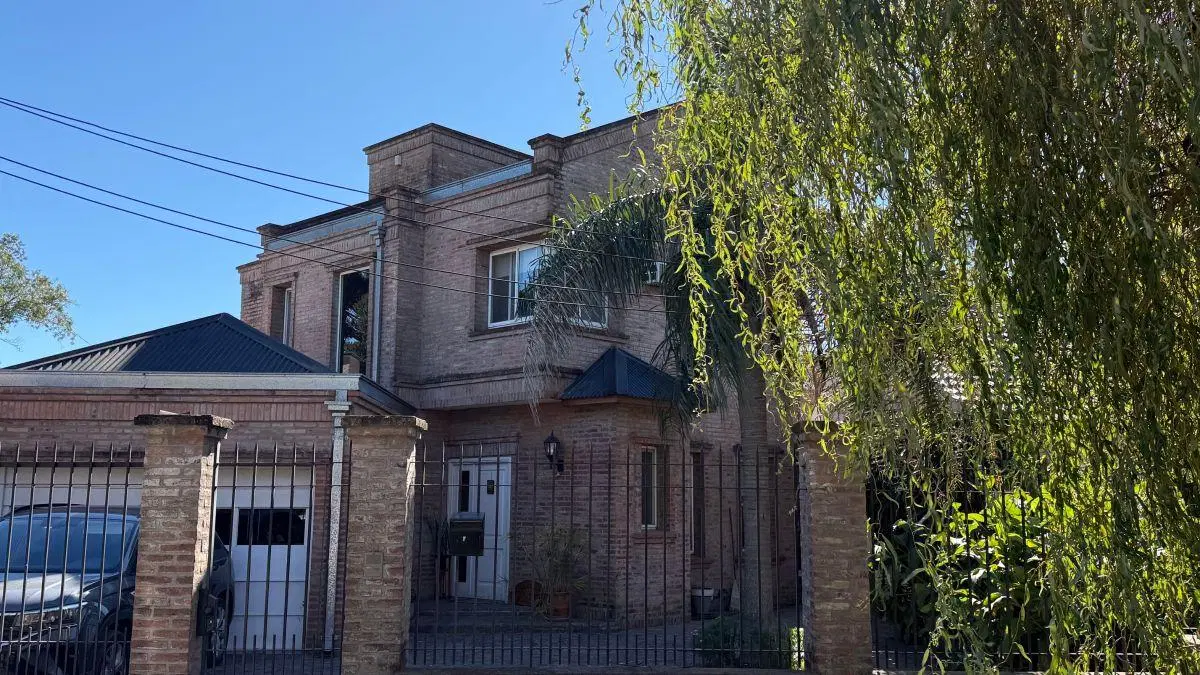 Espectacular casa en venta de 5 ambientes con el mejor acceso 4
