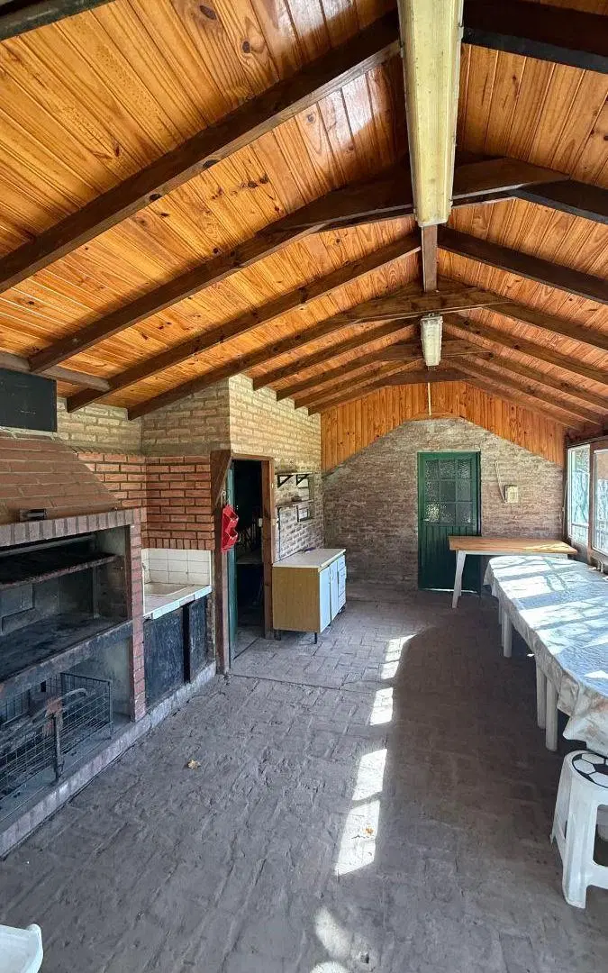 Amplia casa en venta apta credito 4