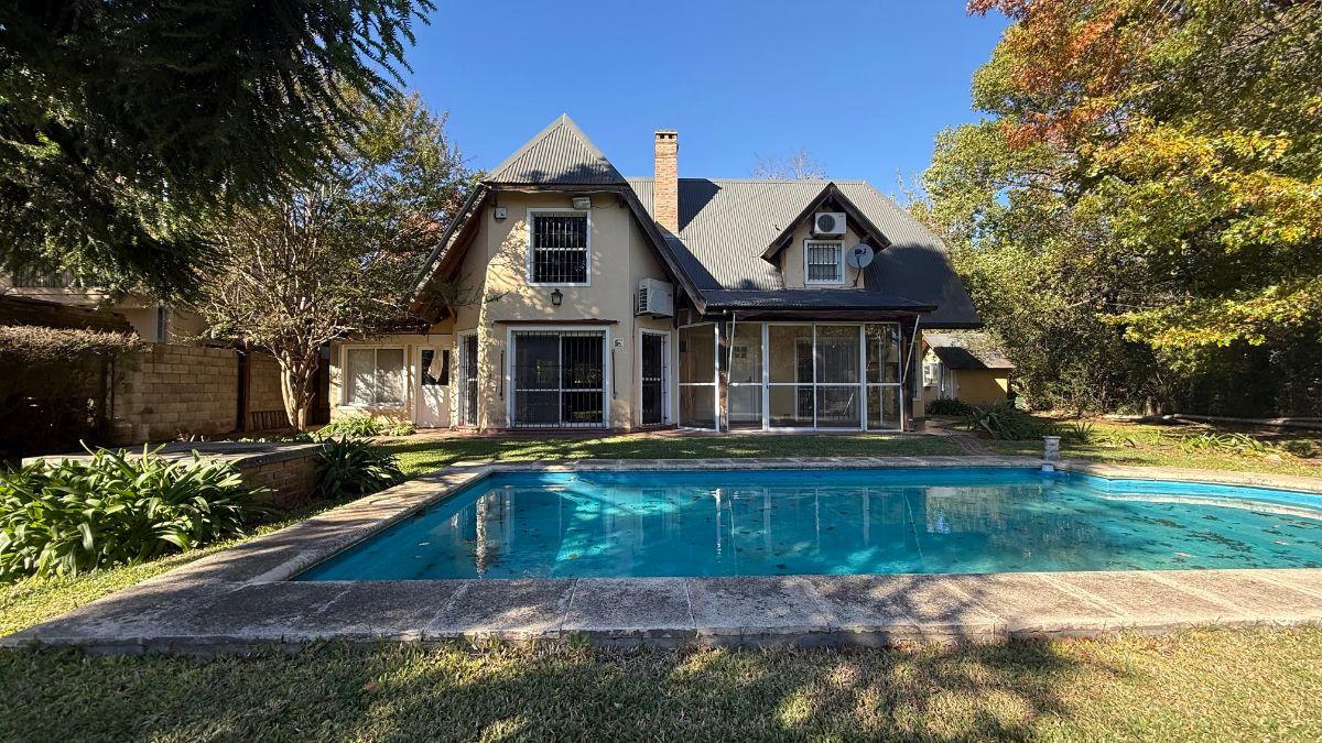 Amplia casa en venta apta credito