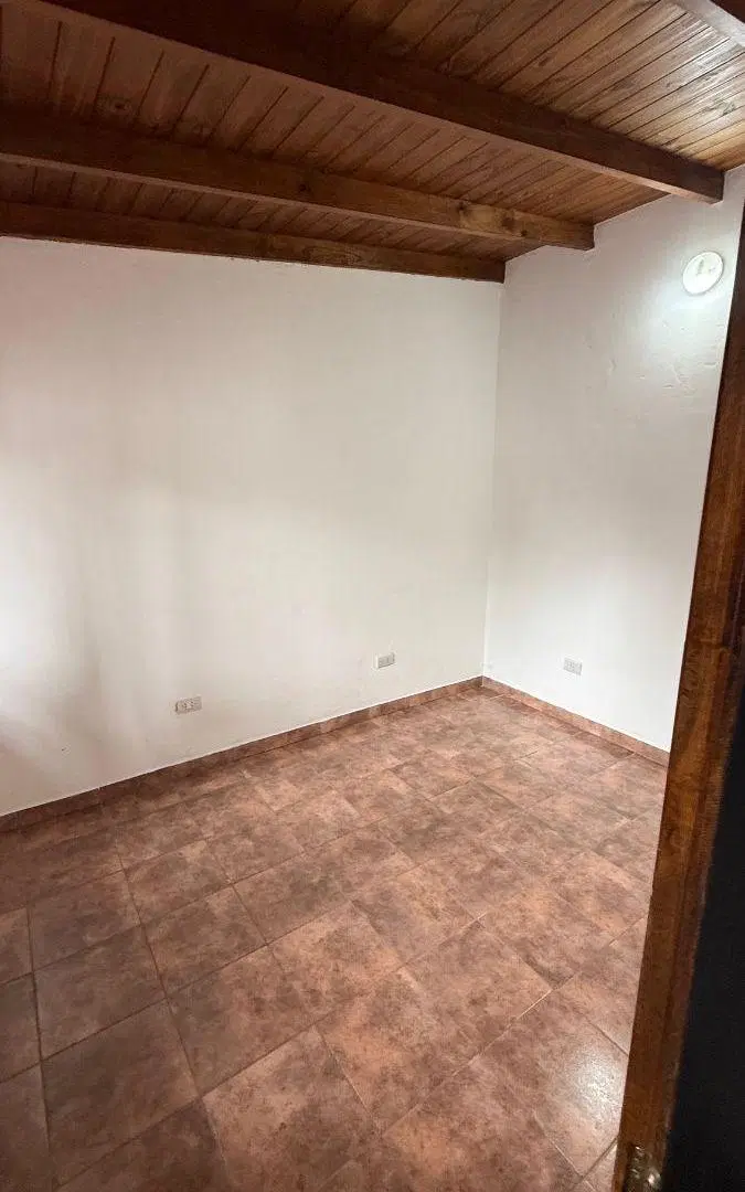 Departamento tipo casa de 2 ambientes muy bien ubicado 4