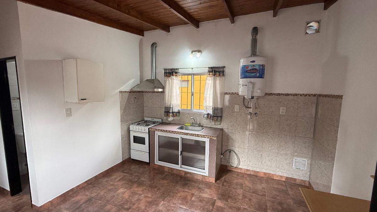 Foto de Departamento tipo casa de 2 ambientes muy bien ubicado, imagen 2