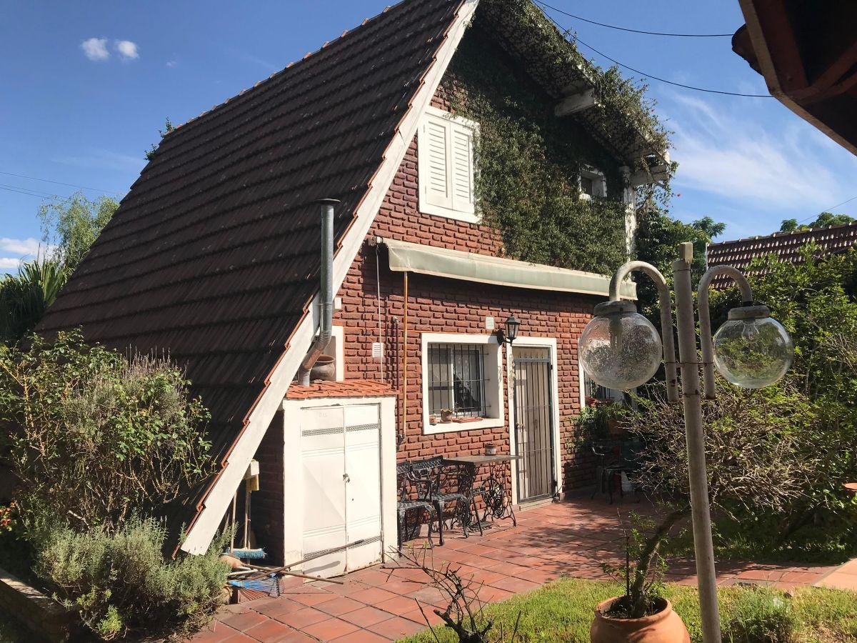 Oportunidad. Casa de 3 ambientes en venta