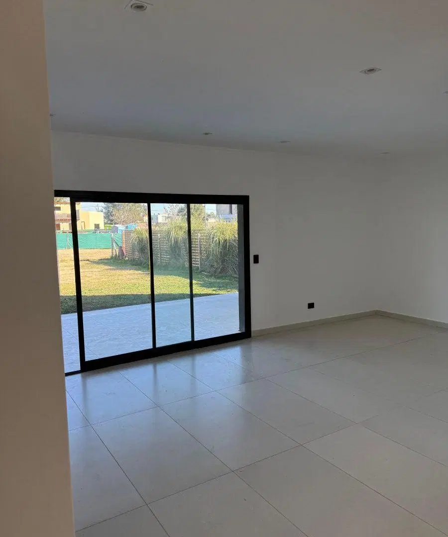 Hermosa Casa a estrenar con Financiación! 4