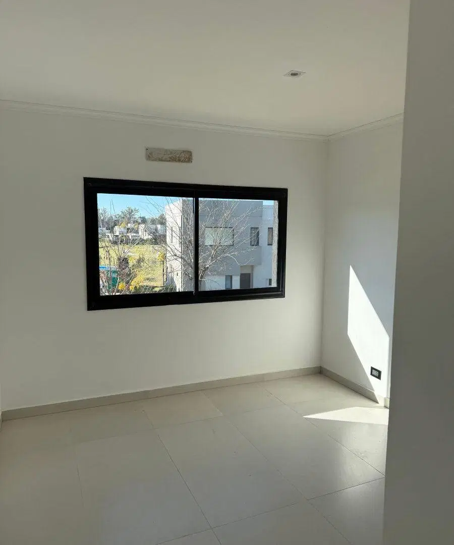 Hermosa Casa a estrenar con Financiación! 3
