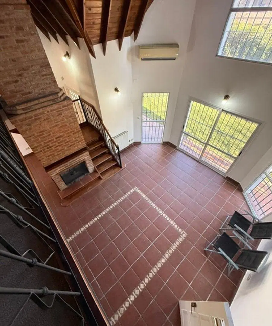 Hermosa casa de 4 ambientes con excelente acceso 5