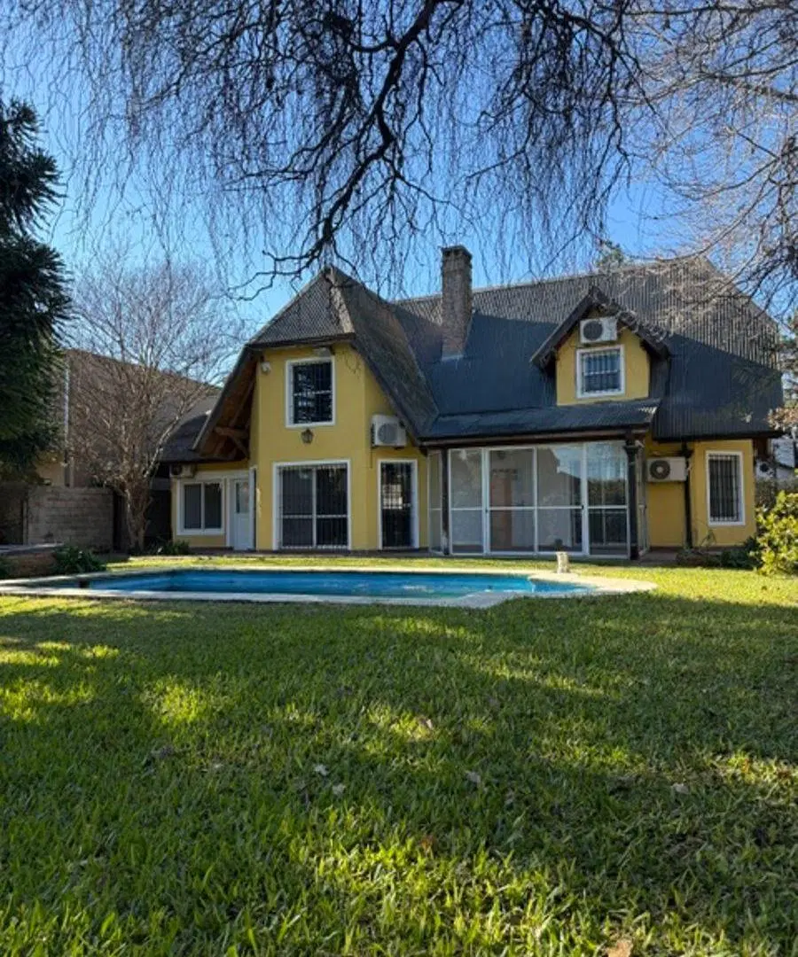 Hermosa casa de 4 ambientes con excelente acceso 1