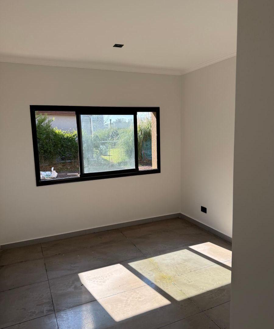 Foto de Moderna casa de 5 ambientes a estrenar, imagen 4