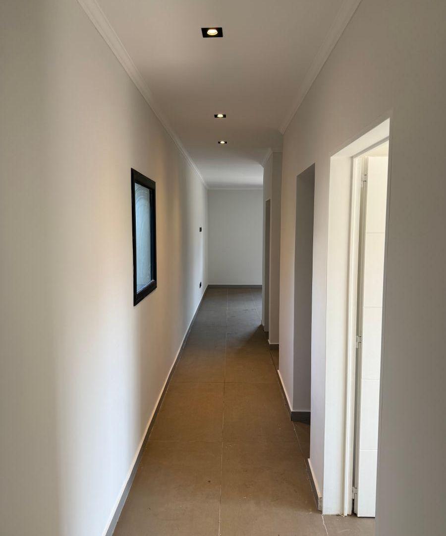 Foto de Moderna casa de 5 ambientes a estrenar, imagen 1
