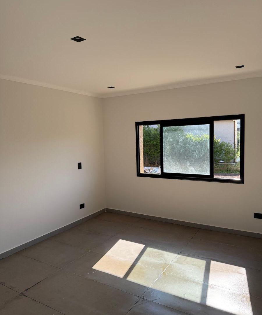 Foto de Moderna casa de 5 ambientes a estrenar, imagen 2