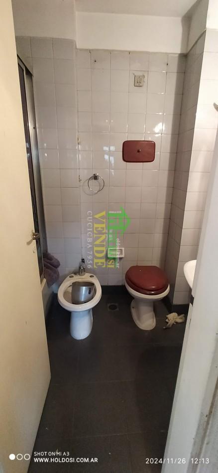 Importante Departamento Floresta 5 Ambientes y Comedor Diario o Dependencia, 2 Baños, 2 Balcones. 4