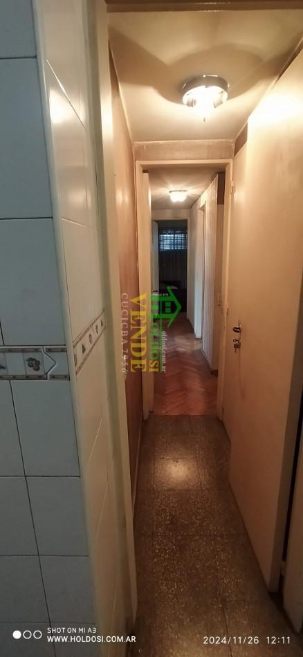 Importante Departamento Floresta 5 Ambientes y Comedor Diario o Dependencia, 2 Baños, 2 Balcones. 5