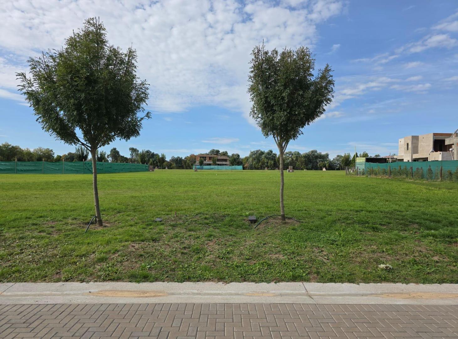Lote en VENTA barrio Los Cardos