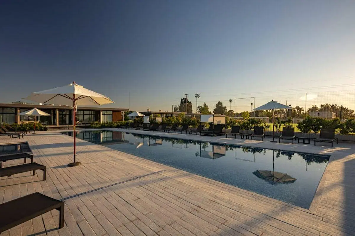 Casa en Venta a Estrenar en Barrio Los Cardos 2